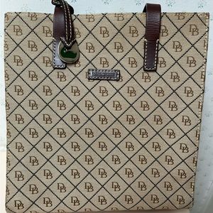 Dooney & bourke bag